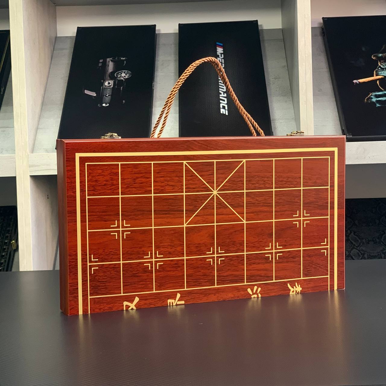 Jeu d'échecs chinois classique en bois Xiangqi, jeu d'échecs de voyage de taille compacte, cadeau insolite pour papa, prêt à offrir 