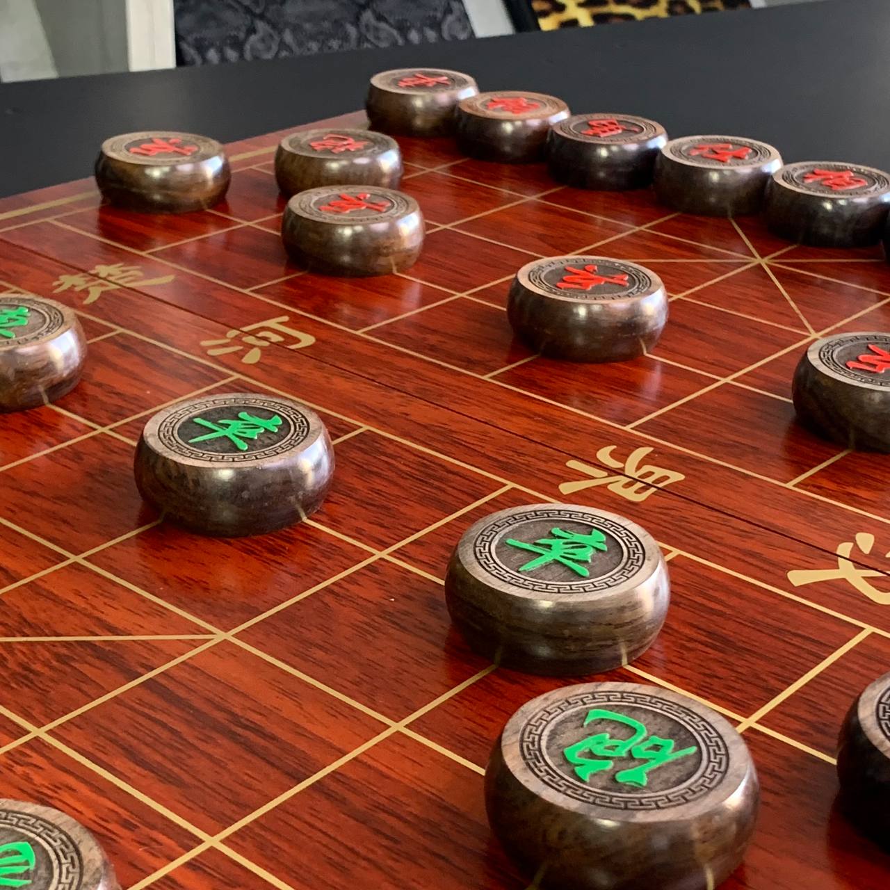 Jeu d'échecs chinois classique en bois Xiangqi, jeu d'échecs de voyage de taille compacte, cadeau insolite pour papa, prêt à offrir 