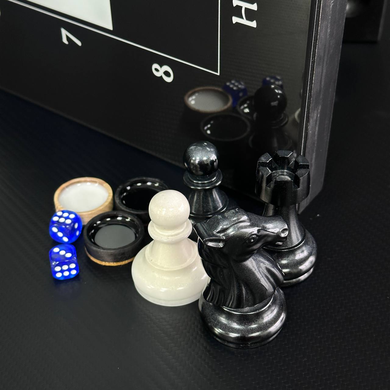 Jeu d'échecs et de backgammon en verre 3 en 1 dans un cadre en bois, 2 tailles, un jeu de société luxueux prêt à offrir