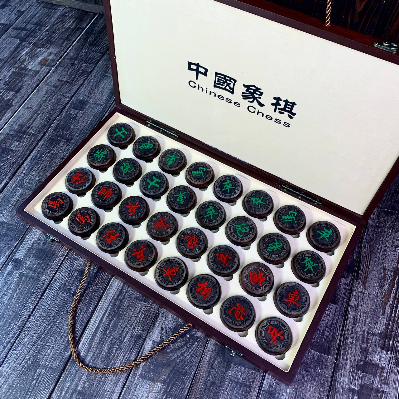 Jeu d'échecs chinois classique en bois Xiangqi, jeu d'échecs de voyage de taille compacte, cadeau insolite pour papa, prêt à offrir 
