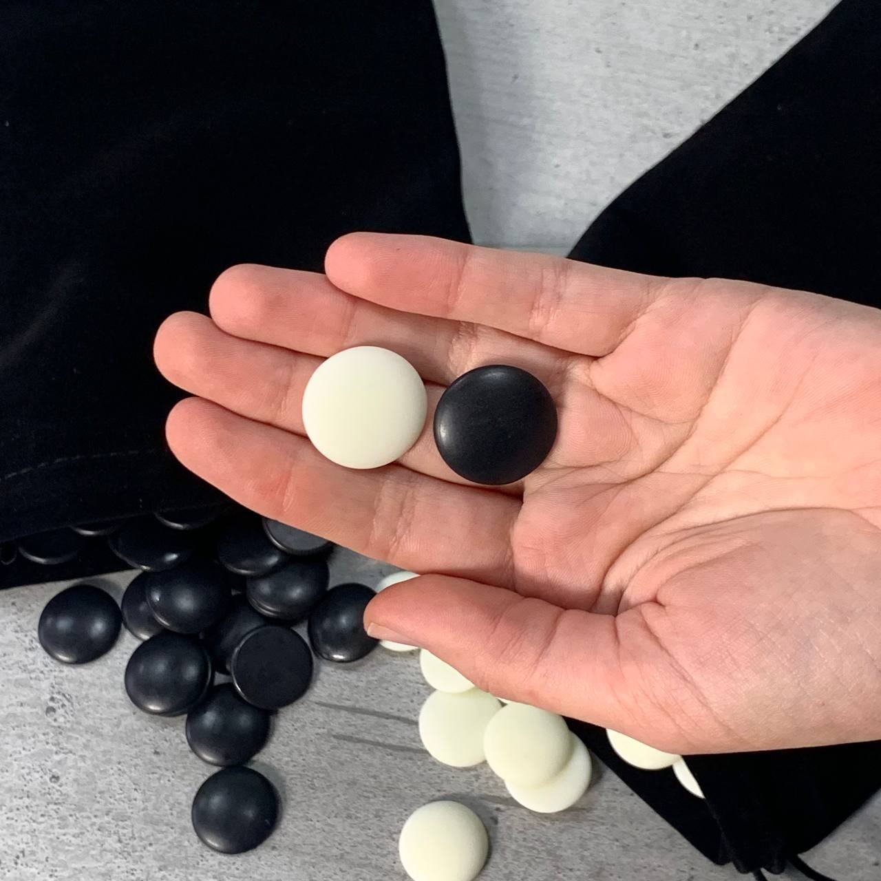 Premium Antinephritis Go Stones Set — 380 Professional Weiqi Stones with Velvet Pouches