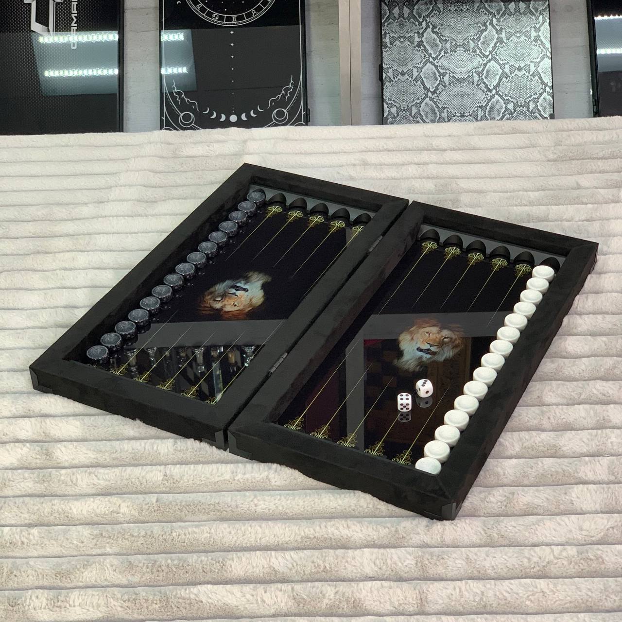 Jeu de backgammon exclusif en métal fait main 40 x 20 cm, format compact, prêt à offrir