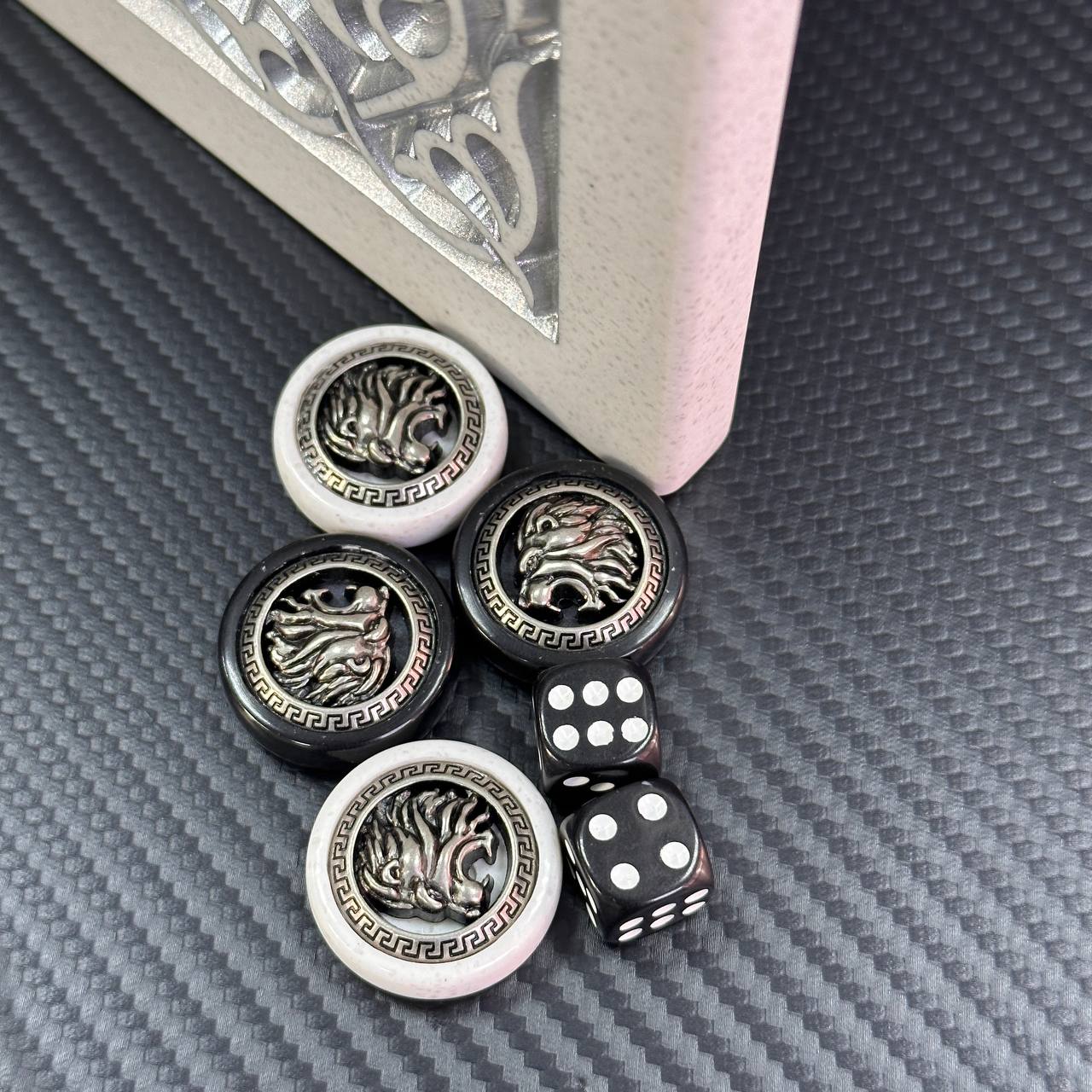 Backgammon de luxe en PIERRE ACRYLIQUE blanche X Large Jeu de société fait main, prêt à offrir