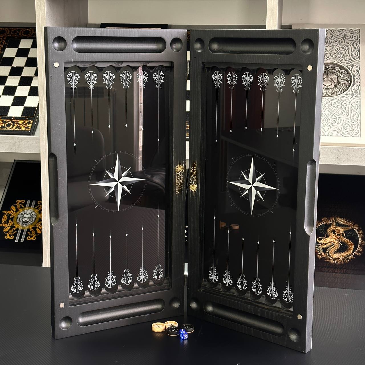 Luxuriöses Backgammon-Set aus Glas und Holz mit Kompass, Stern, Windrose, individuell anpassbar und als Geschenk geeignet