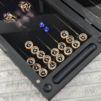 Luxuriöses Backgammon-Set aus Glas und Holz mit goldenem Skorpion und Panther, individuell gestaltet und als Geschenk geeignet