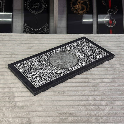 Luxus-Backgammon aus schwarzem Acrylstein "Silver Lion" 58×28cm, Light-Version, Steinbrett, Geschenkfertig