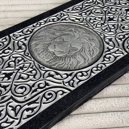 Luxus-Backgammon aus schwarzem Acrylstein "Silver Lion" 58×28cm, Light-Version, Steinbrett, Geschenkfertig