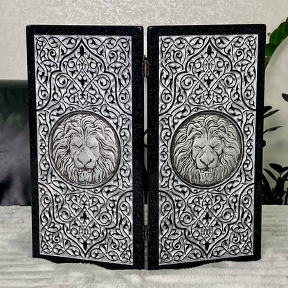Luxus-Backgammon aus schwarzem Acrylstein "Silver Lion" 37 x 19 cm, leichte Version, Steinbrett, Geschenkfertig