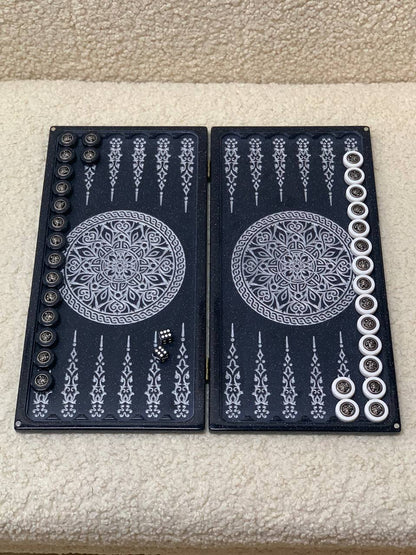 Luxus-Backgammon aus schwarzem Acrylstein "Silver Lion" 37 x 19 cm, leichte Version, Steinbrett, Geschenkfertig