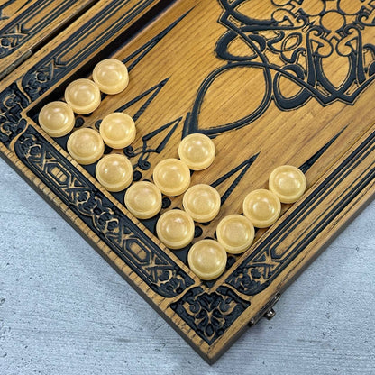 Jeu de backgammon en bois "Loup", 46×23×3cm, prêt à offrir et personnalisé.