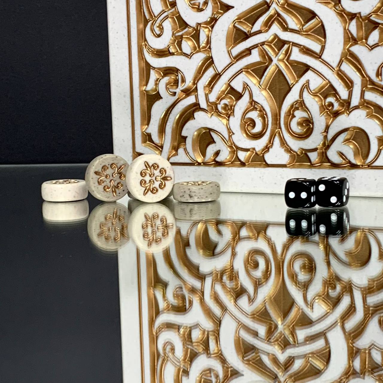 Luxuriöses handgefertigtes Backgammon-Set aus weißem Acrylstein, 37×19 cm, Art. 190652, Geschenkfertig