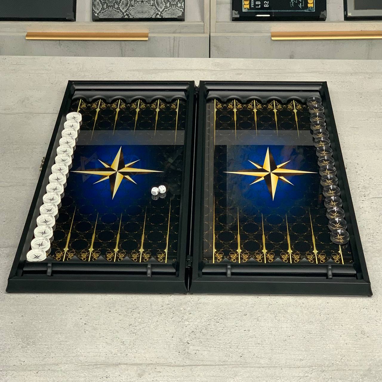 Jeu de backgammon en verre de luxe fait à la main 61 x 27 cm. Personnalisé, prêt à offrir