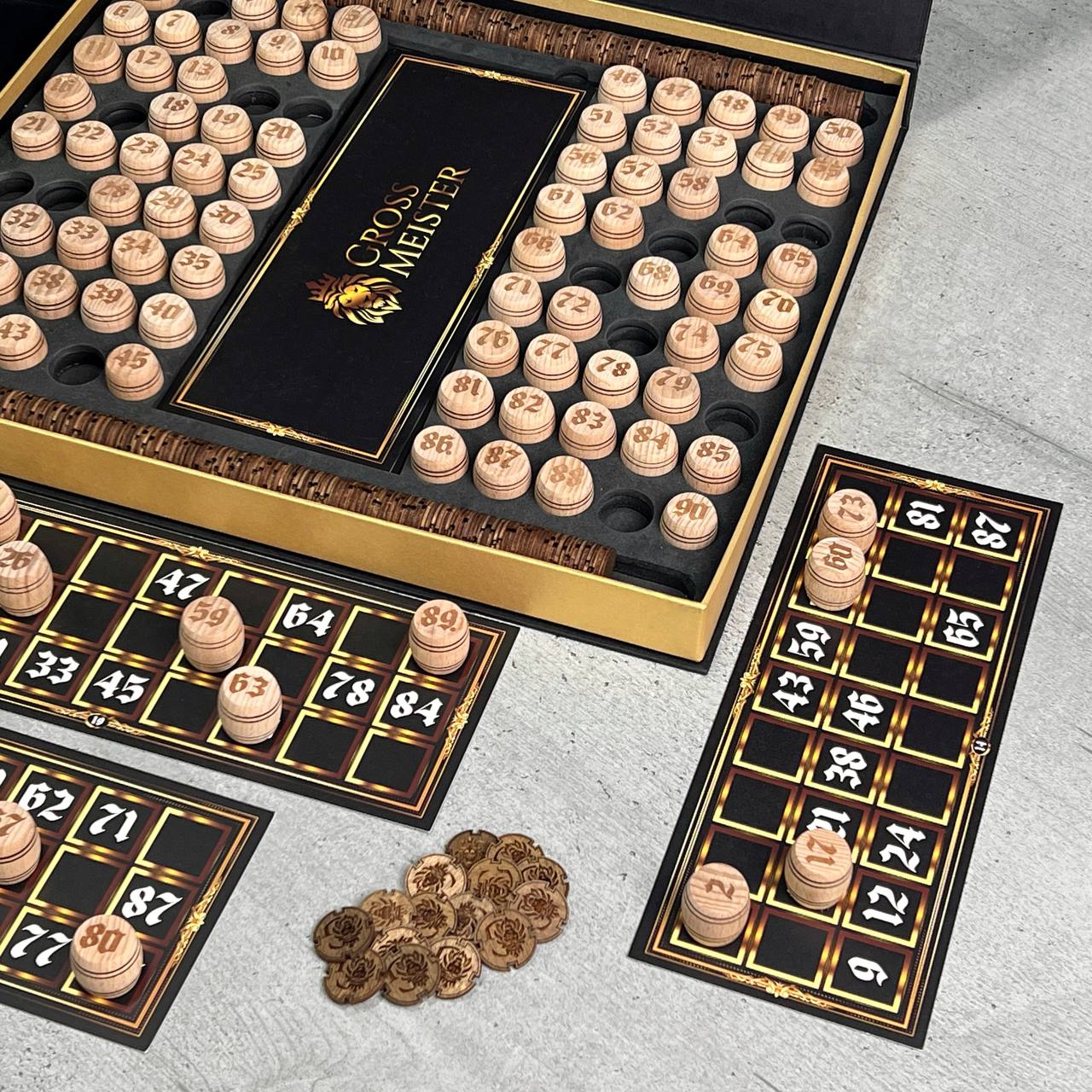 Loto : un jeu de société classique avec une touche moderne inhabituelle, art.410102. Prêt à offrir.