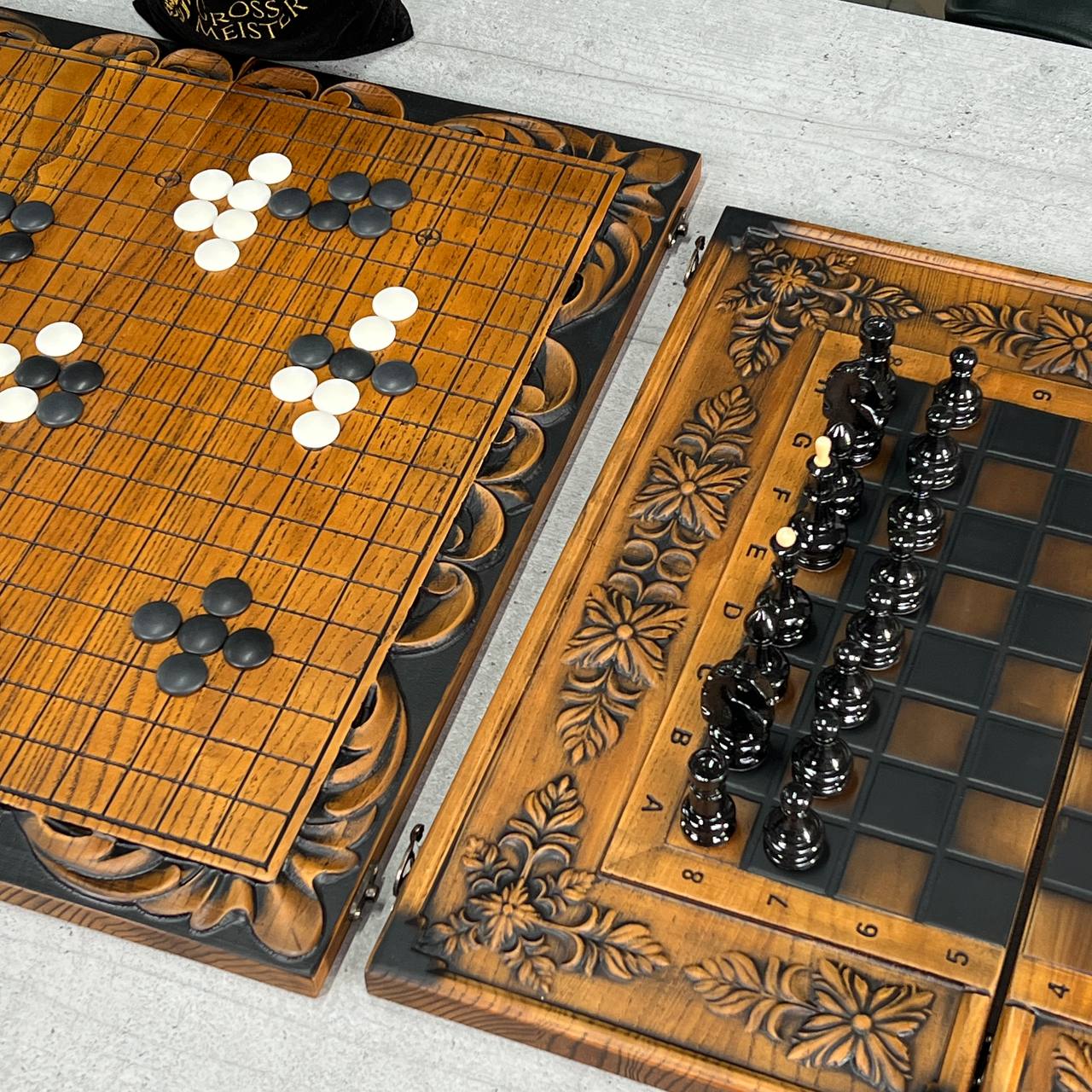 Executive Game Geschenkset – Backgammon &amp; Domino mit Geld-inspiriertem Design. Geschenkfertig mit kostenlosem Versand