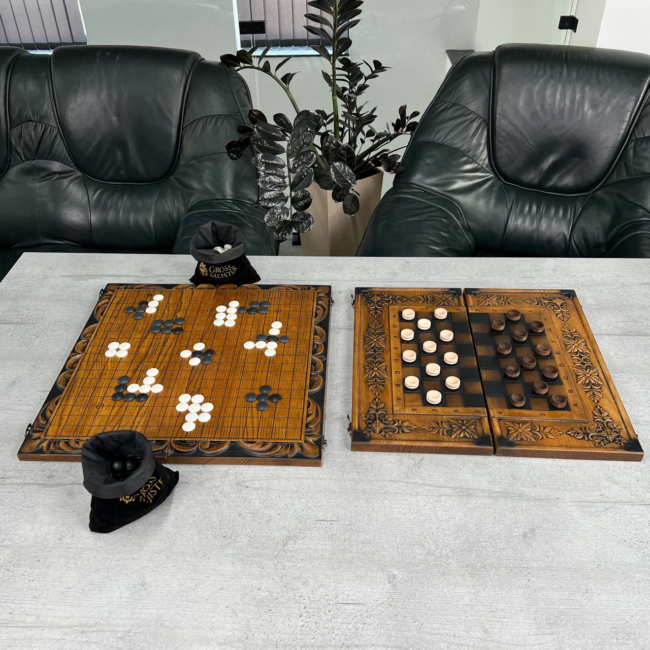 Executive Game Geschenkset – Backgammon &amp; Domino mit Geld-inspiriertem Design. Geschenkfertig mit kostenlosem Versand