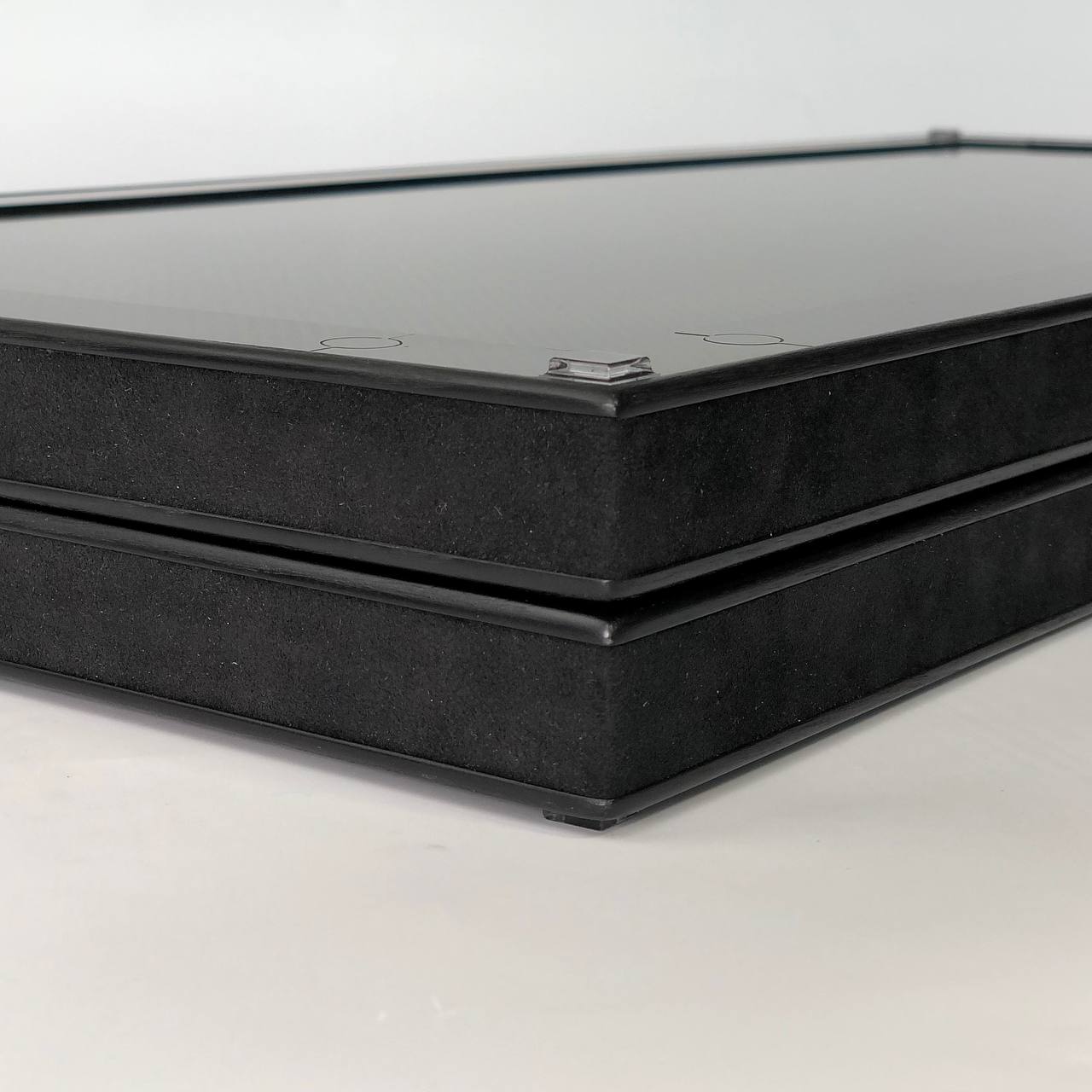Luxury VIP Carbon Backgammon Set in Aluminum Carbon Basis, 61*26.5cm, Gift-ready