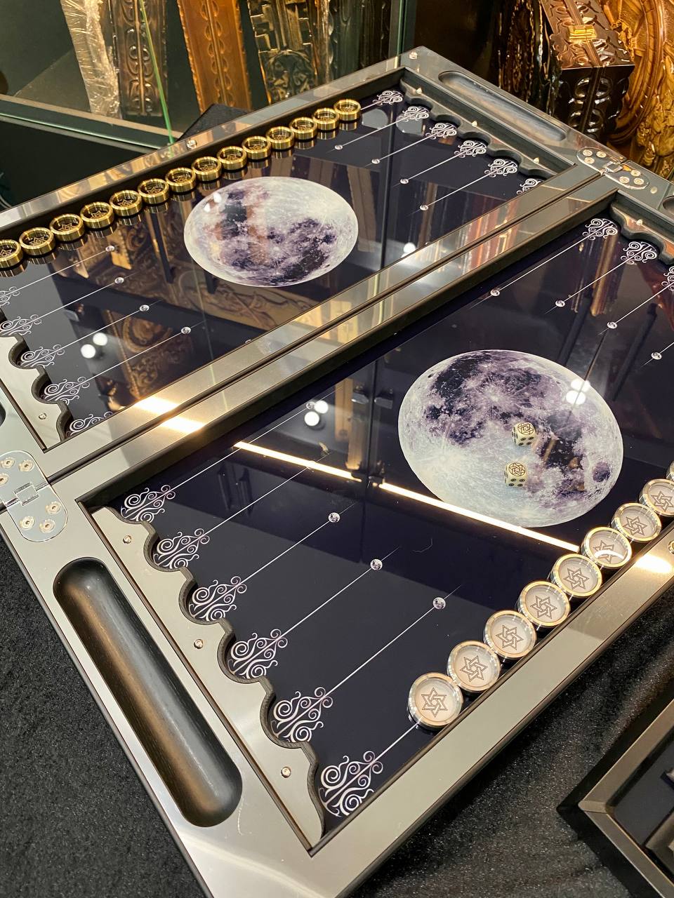 Backgammon de luxe en métal avec verre trempé - Design exclusif, fait à la main, personnalisable