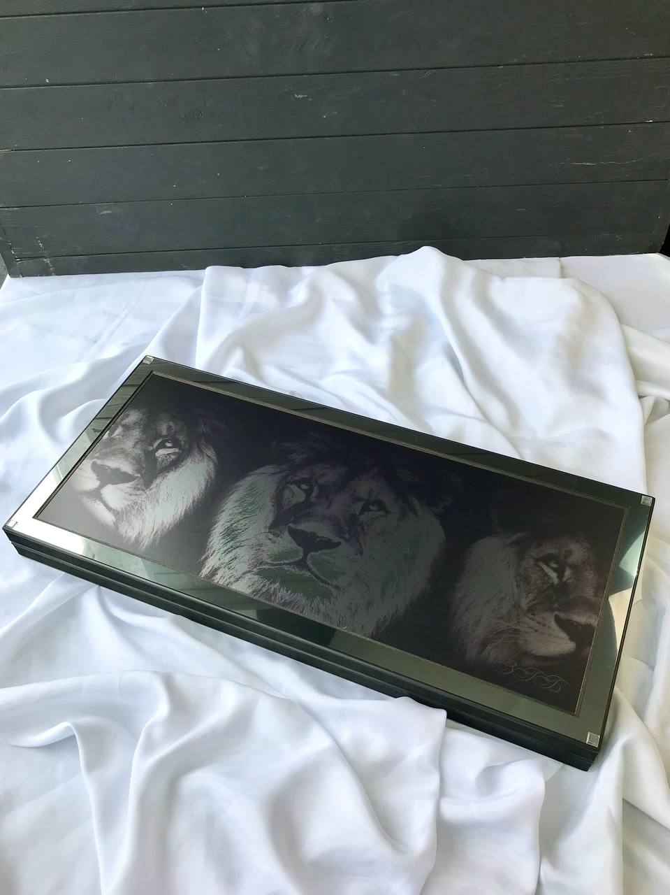 Backgammon de luxe en métal avec verre trempé - Design exclusif, fait à la main, personnalisable