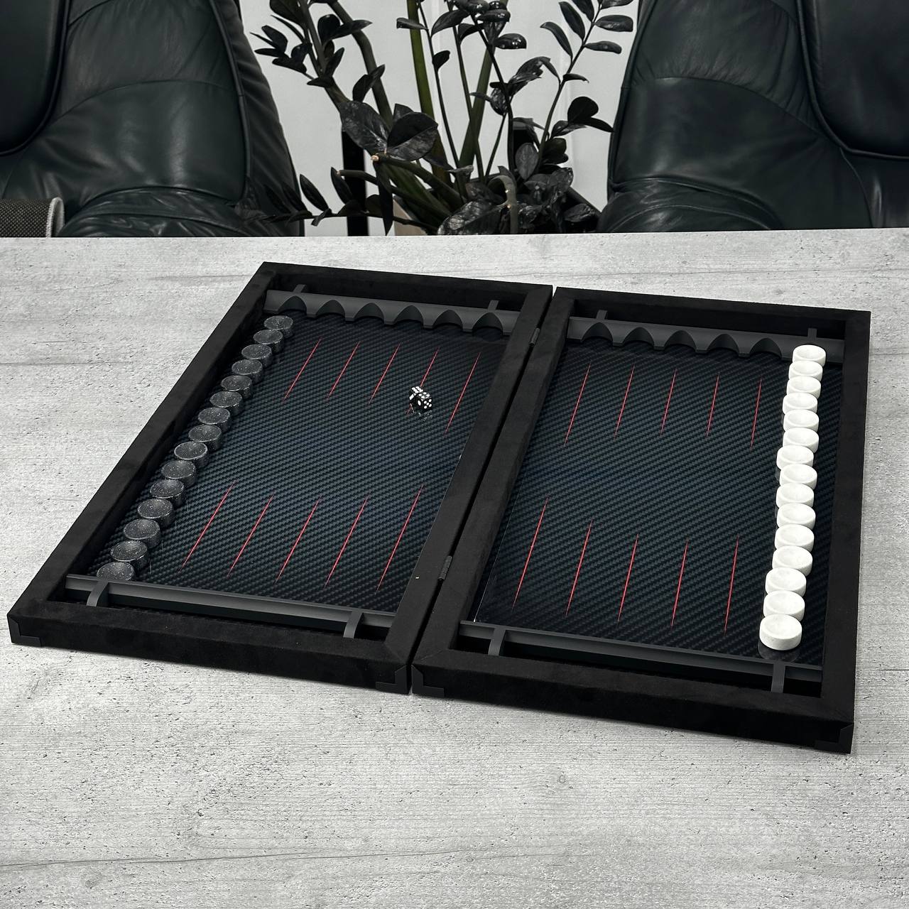 Exklusives Carbon Backgammon Set im Aluminiumrahmen mit Glasinnenraum, 60*30 cm, Art.555000 Geschenkfertig