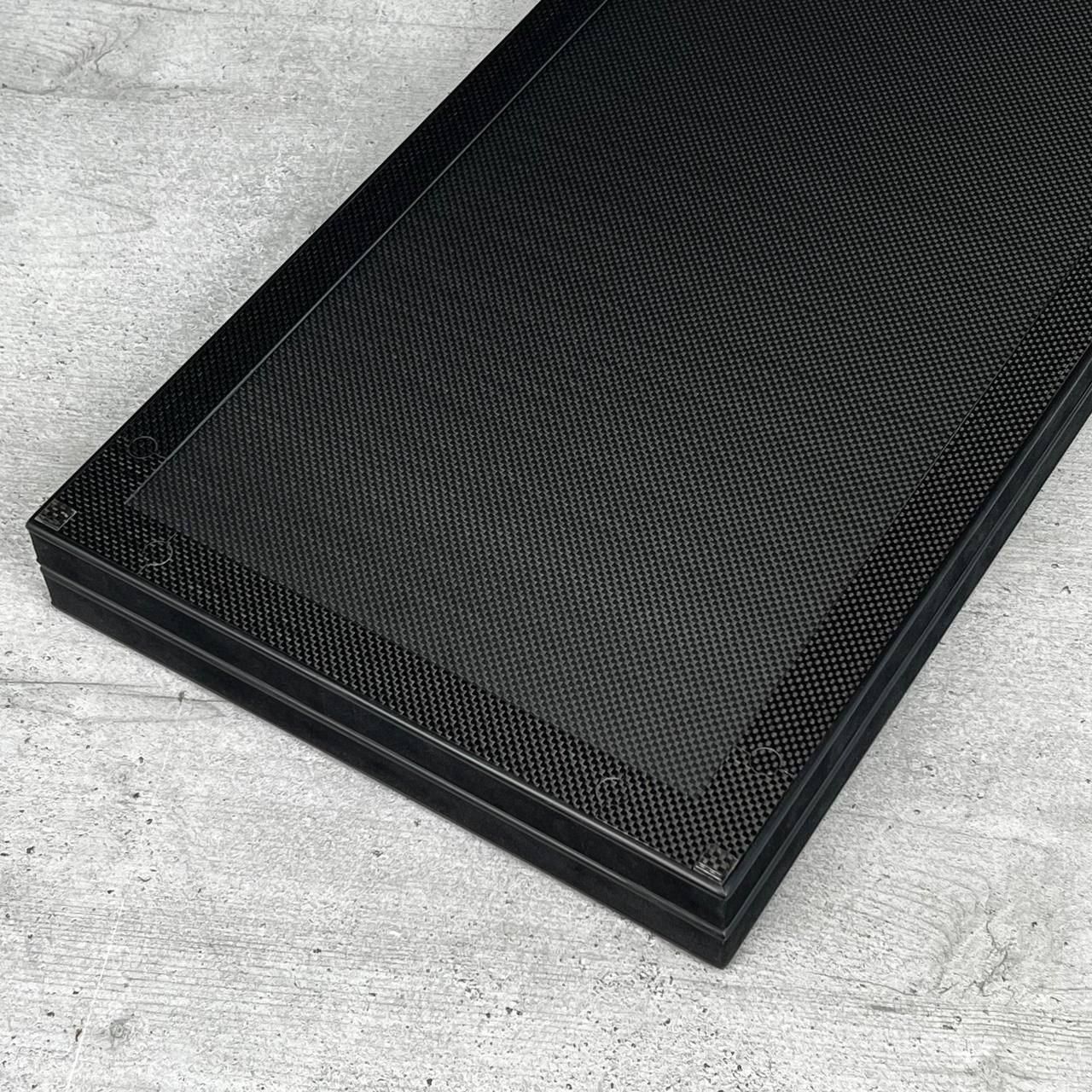 Jeu de backgammon de luxe VIP en carbone avec base en aluminium et carbone, 61 x 26,5 cm, prêt à offrir