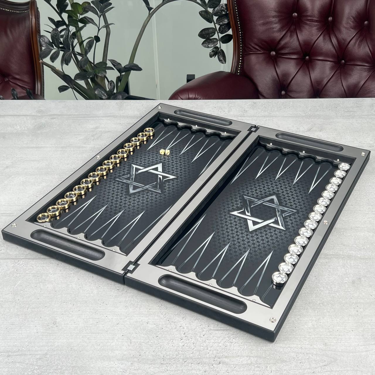 Backgammon de luxe en métal avec verre trempé - Design exclusif, fait à la main, personnalisable