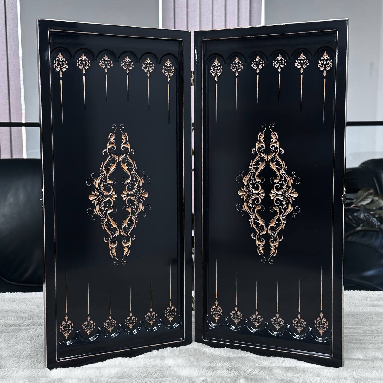 Wooden Backgammon Board - An Exquisite Blend of Art and Function, Gift-ready