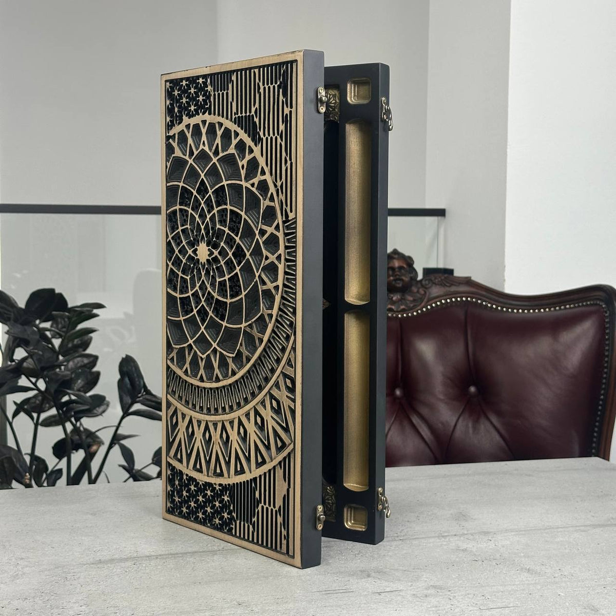 Hölzernes Backgammon-Brettspielset „Dollar“, 46×23×3cm, geschenkfertig und individuell anpassbar.
