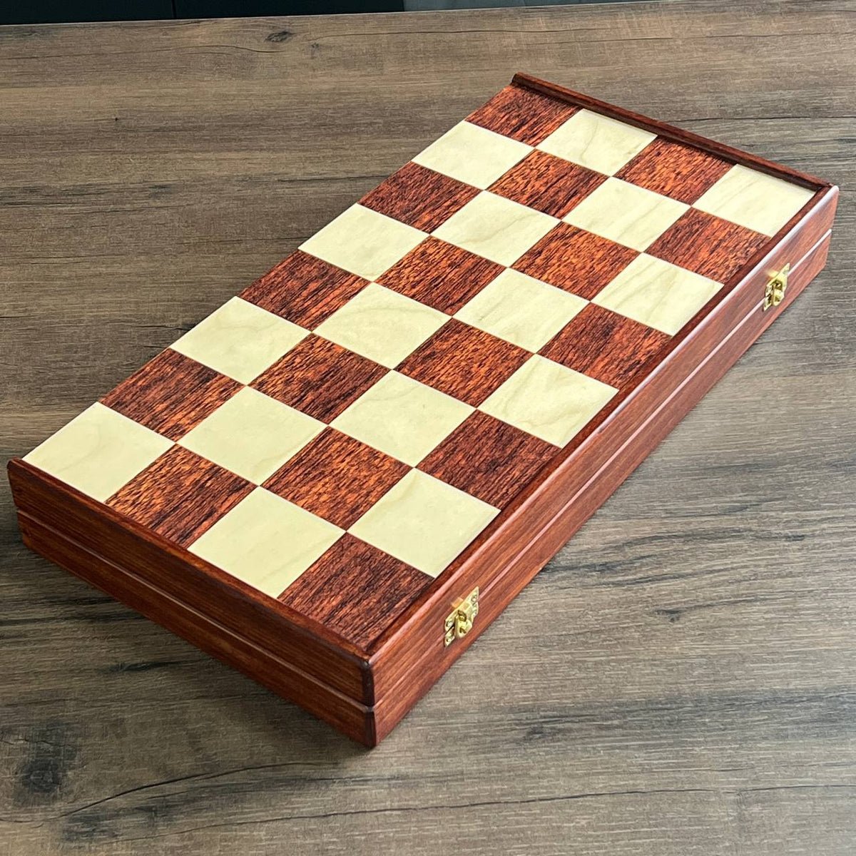 Jeu d'échecs imitation marbre (29 x 29 cm), jeu d'échecs en bois. Prêt à offrir. Réf. 198027