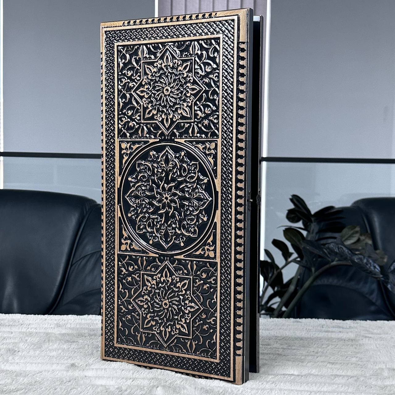 Wooden Backgammon Board - An Exquisite Blend of Art and Function, Gift-ready