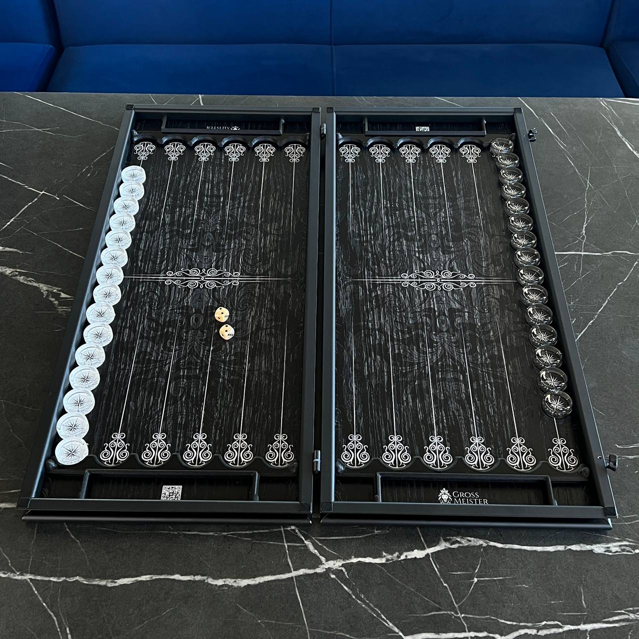 Plateau de backgammon en bois avec le signe du zodiaque des Poissons - Fabriqué à la main, personnalisable, prêt à offrir