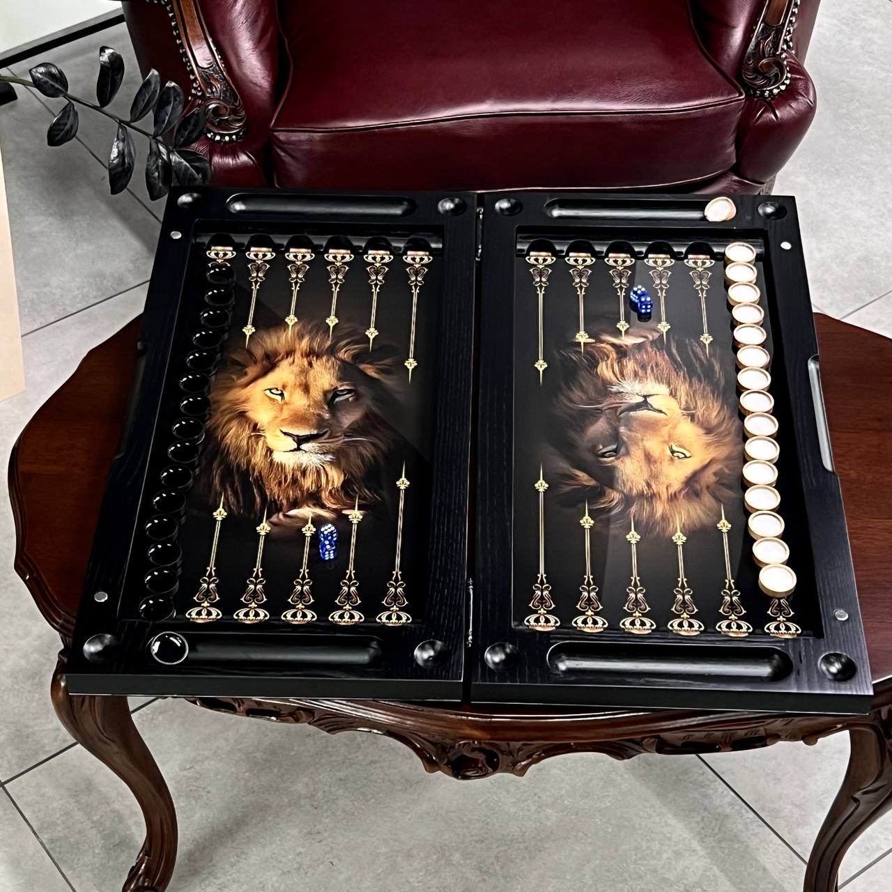 Lion Collection Glass Backgammon Set