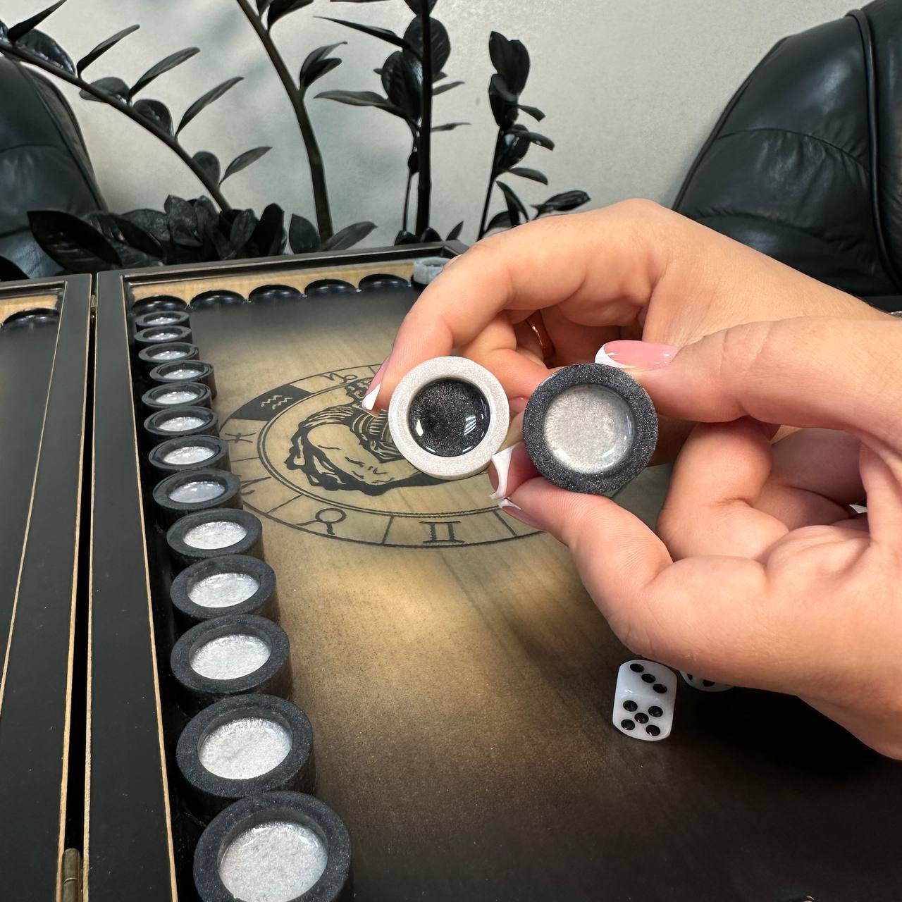 Aquarius Zodiac Wooden Backgammon Set – Maple Wood 20"