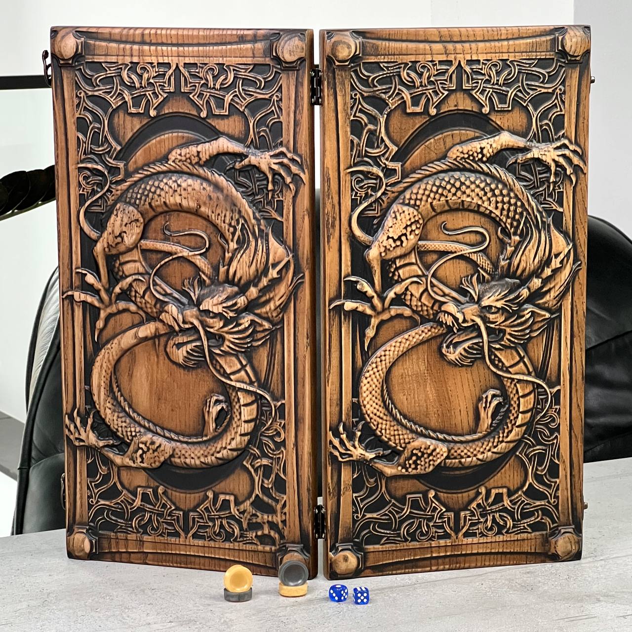Backgammon en bois, backgammon sculpté personnalisé avec Lion, jeu de backgammon, cadeau pour lui, jeu de backgammon personnalisé