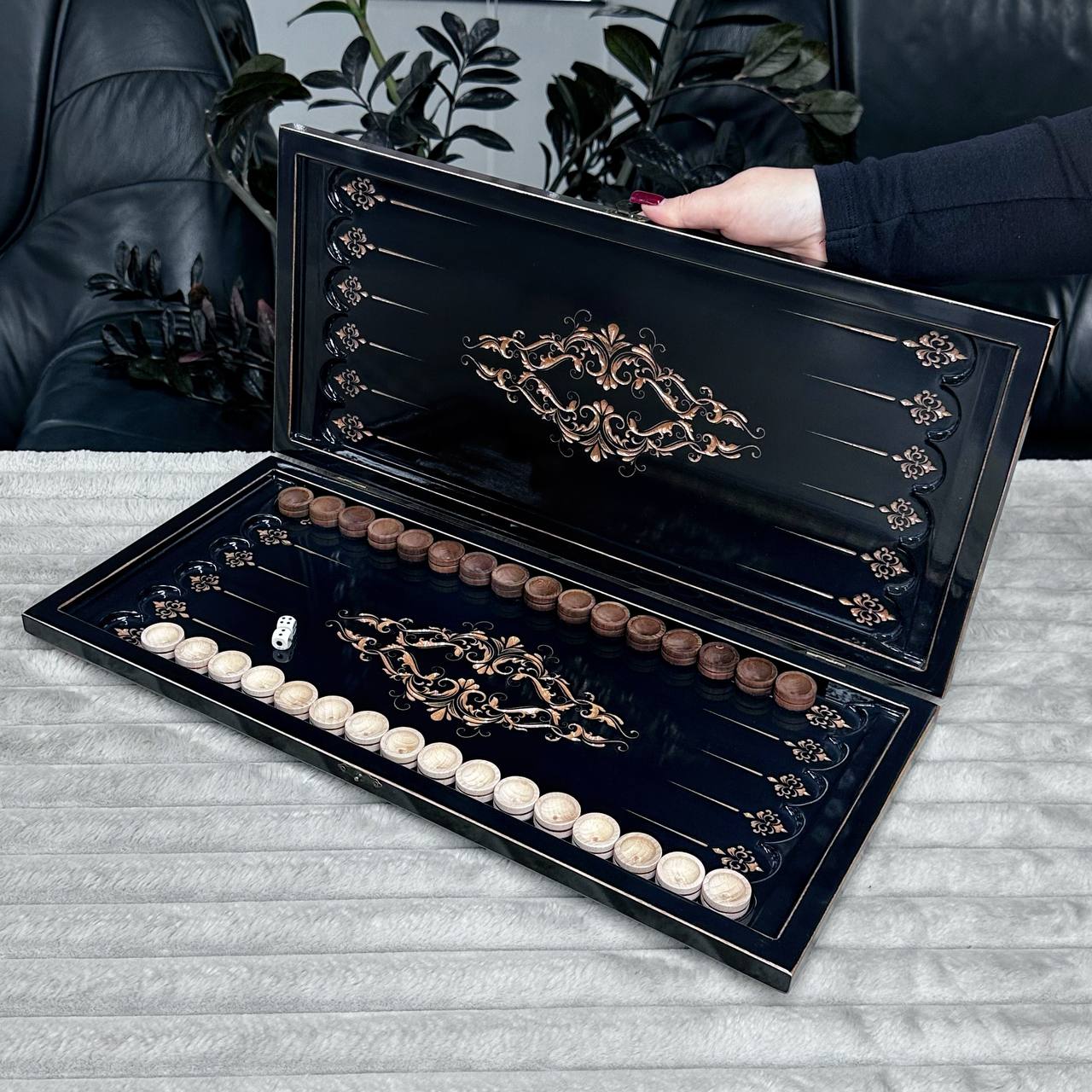 Wooden Backgammon Board - An Exquisite Blend of Art and Function, Gift-ready