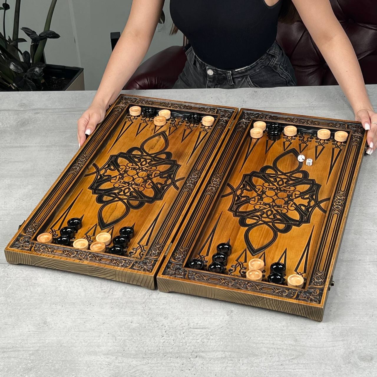 Grand Bear Wooden Backgammon Set