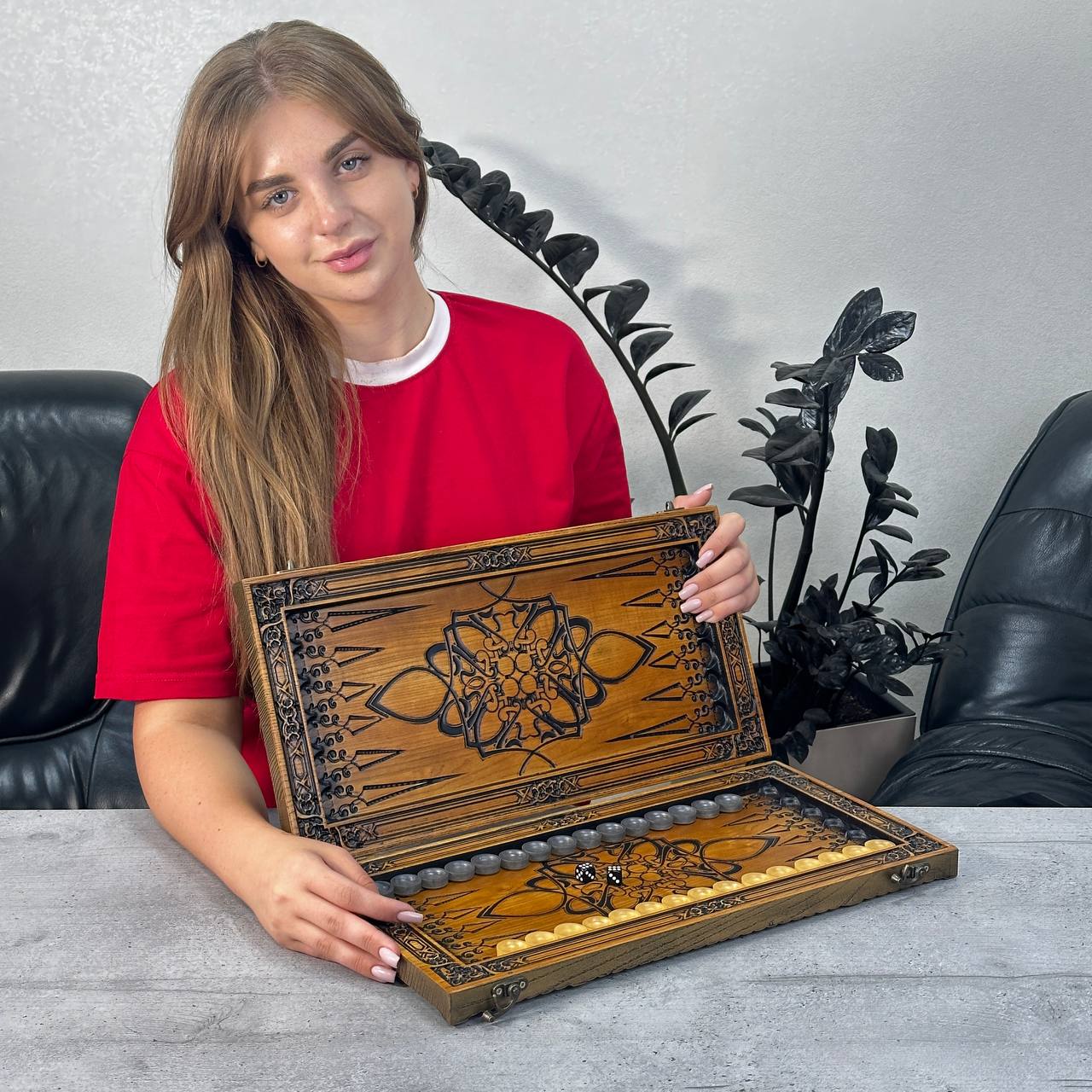 Exklusives Holz-Backgammon "Vigro Zodiac". Individualisierbar und verschenkfertig