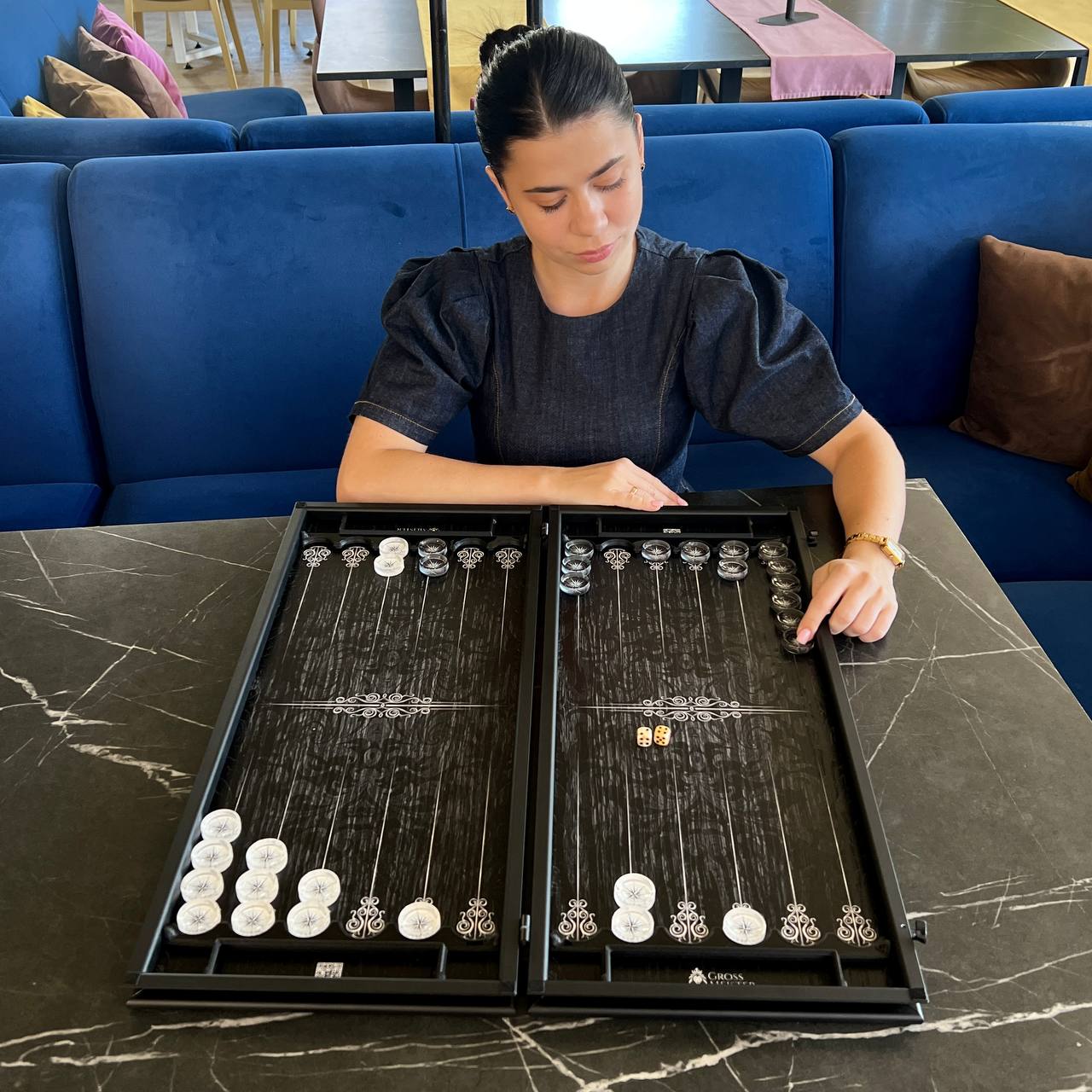 Plateau de backgammon en bois avec le signe du zodiaque des Poissons - Fabriqué à la main, personnalisable, prêt à offrir
