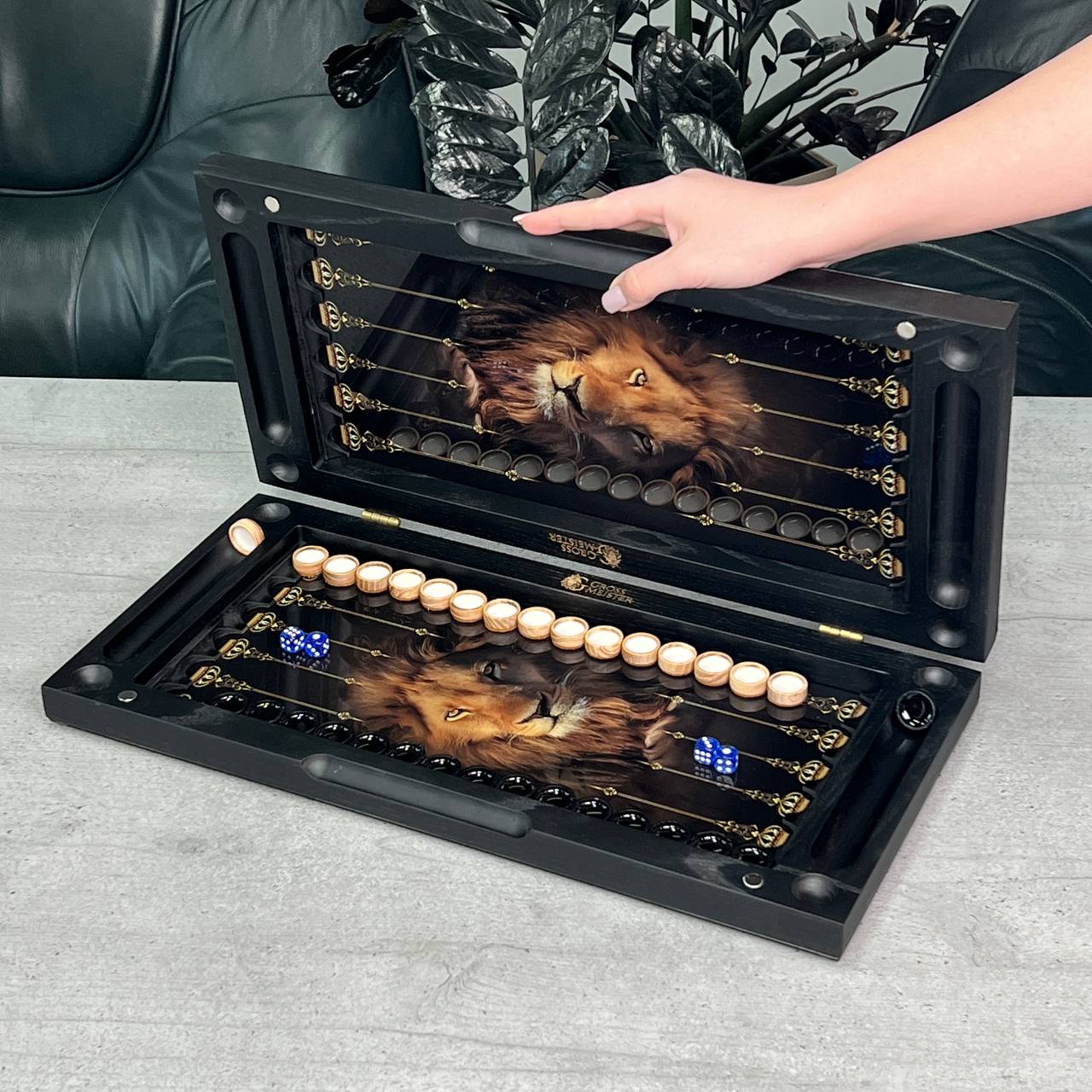 Lion Collection Glass Backgammon Set