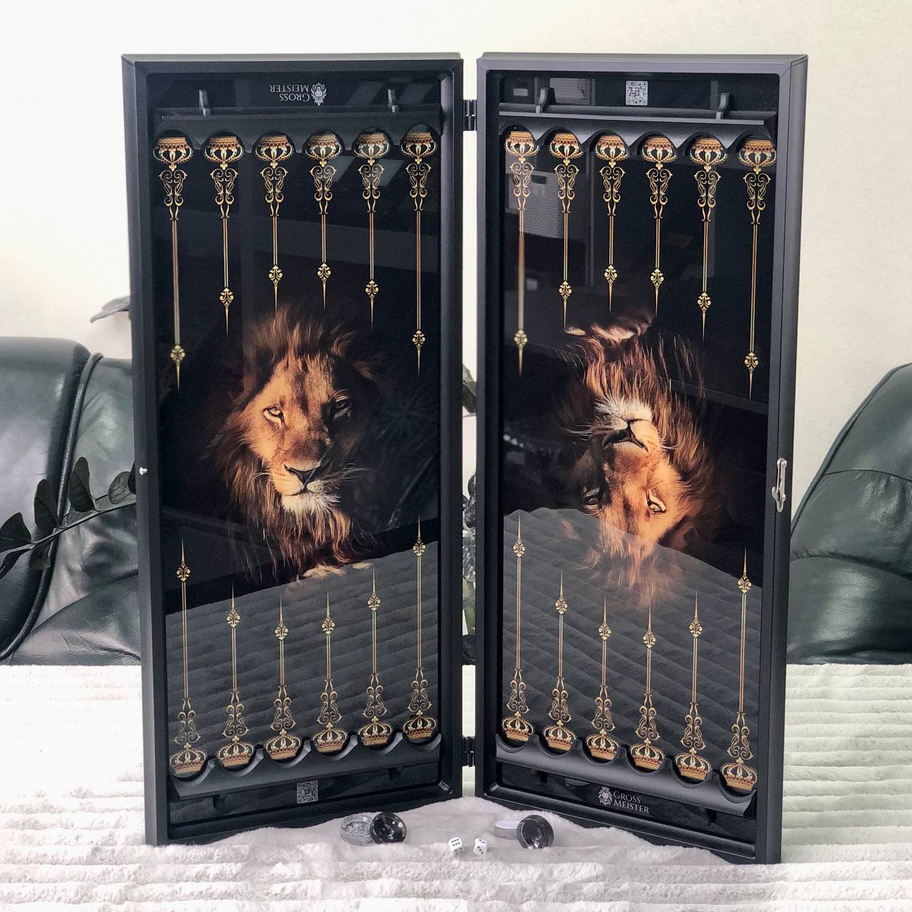 Lion Collection Glass Backgammon Set