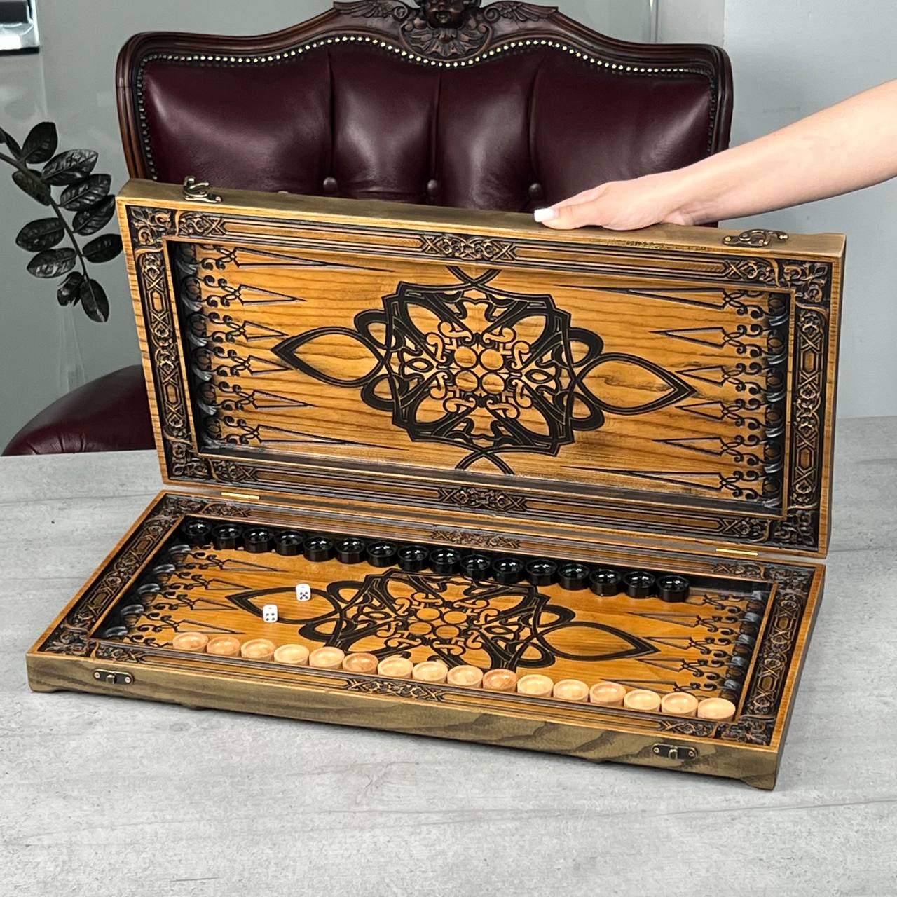 Grand Bear Wooden Backgammon Set