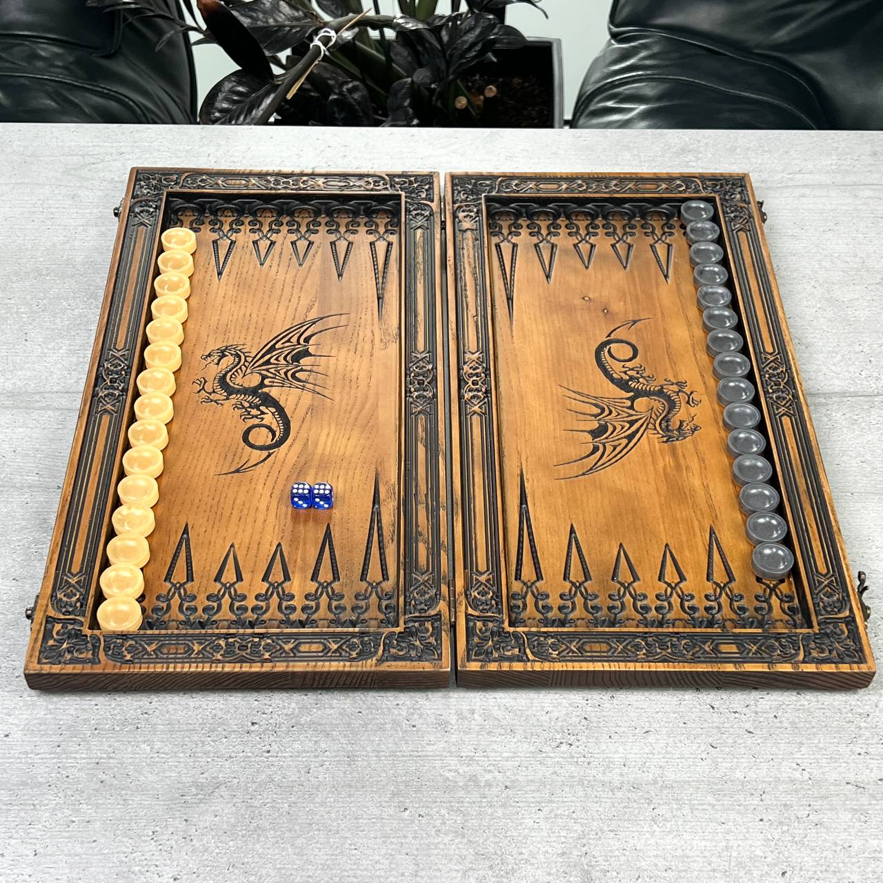 Backgammon en bois, backgammon sculpté personnalisé avec Lion, jeu de backgammon, cadeau pour lui, jeu de backgammon personnalisé