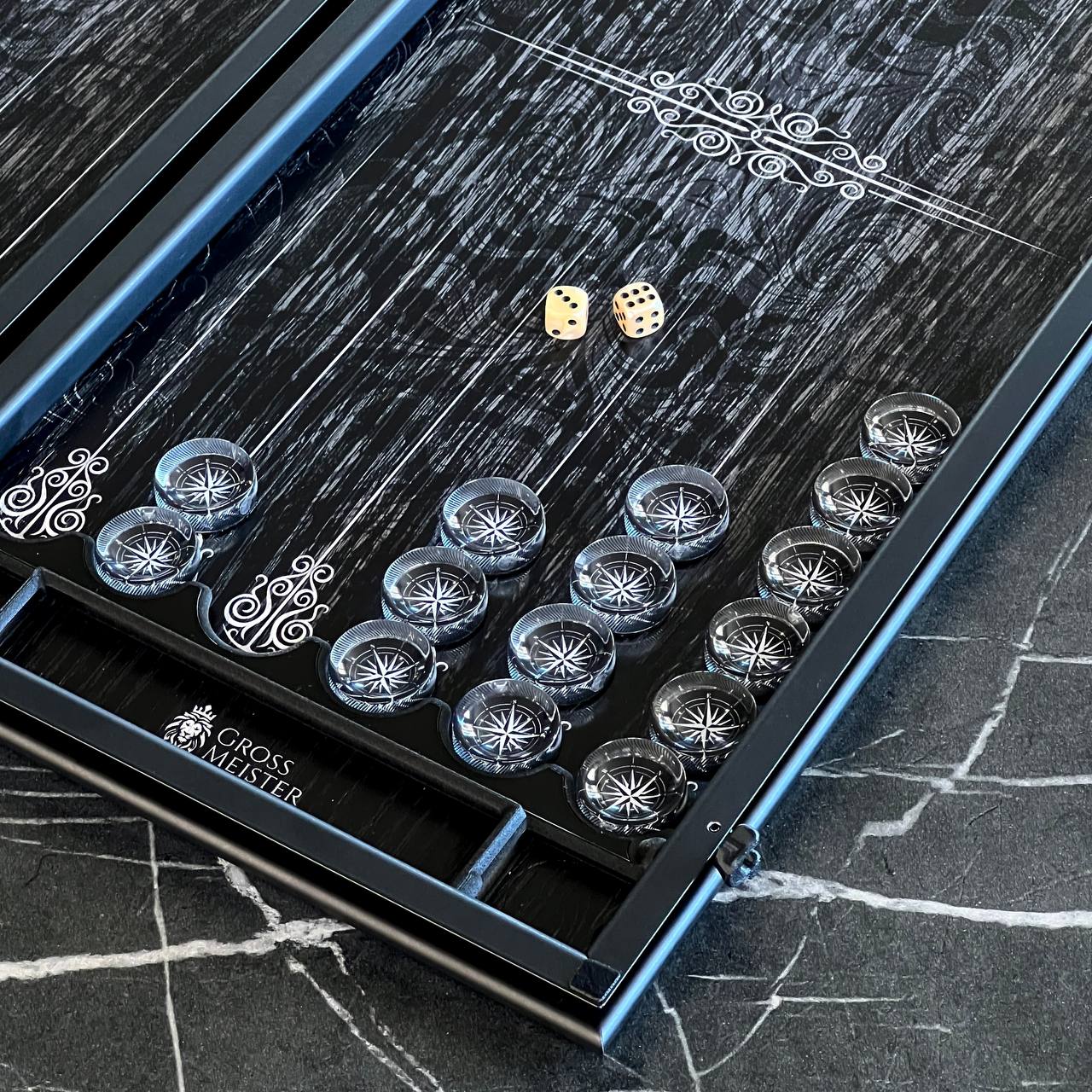 Plateau de backgammon en bois avec le signe du zodiaque des Poissons - Fabriqué à la main, personnalisable, prêt à offrir