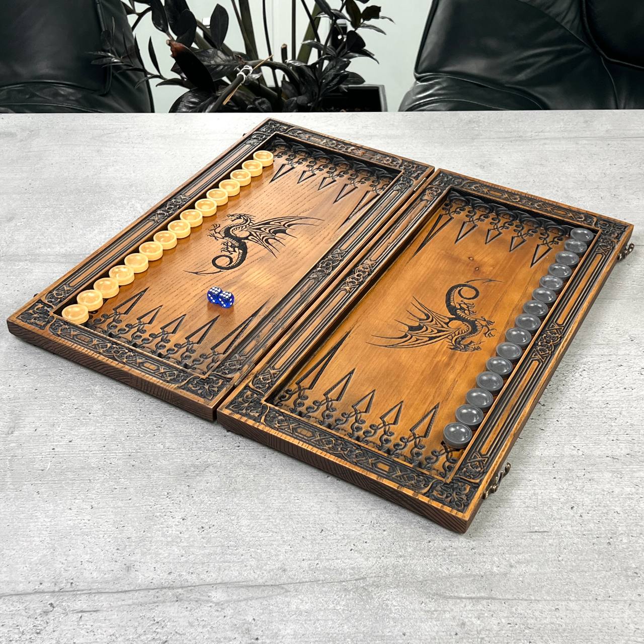 Backgammon en bois, backgammon sculpté personnalisé avec Lion, jeu de backgammon, cadeau pour lui, jeu de backgammon personnalisé