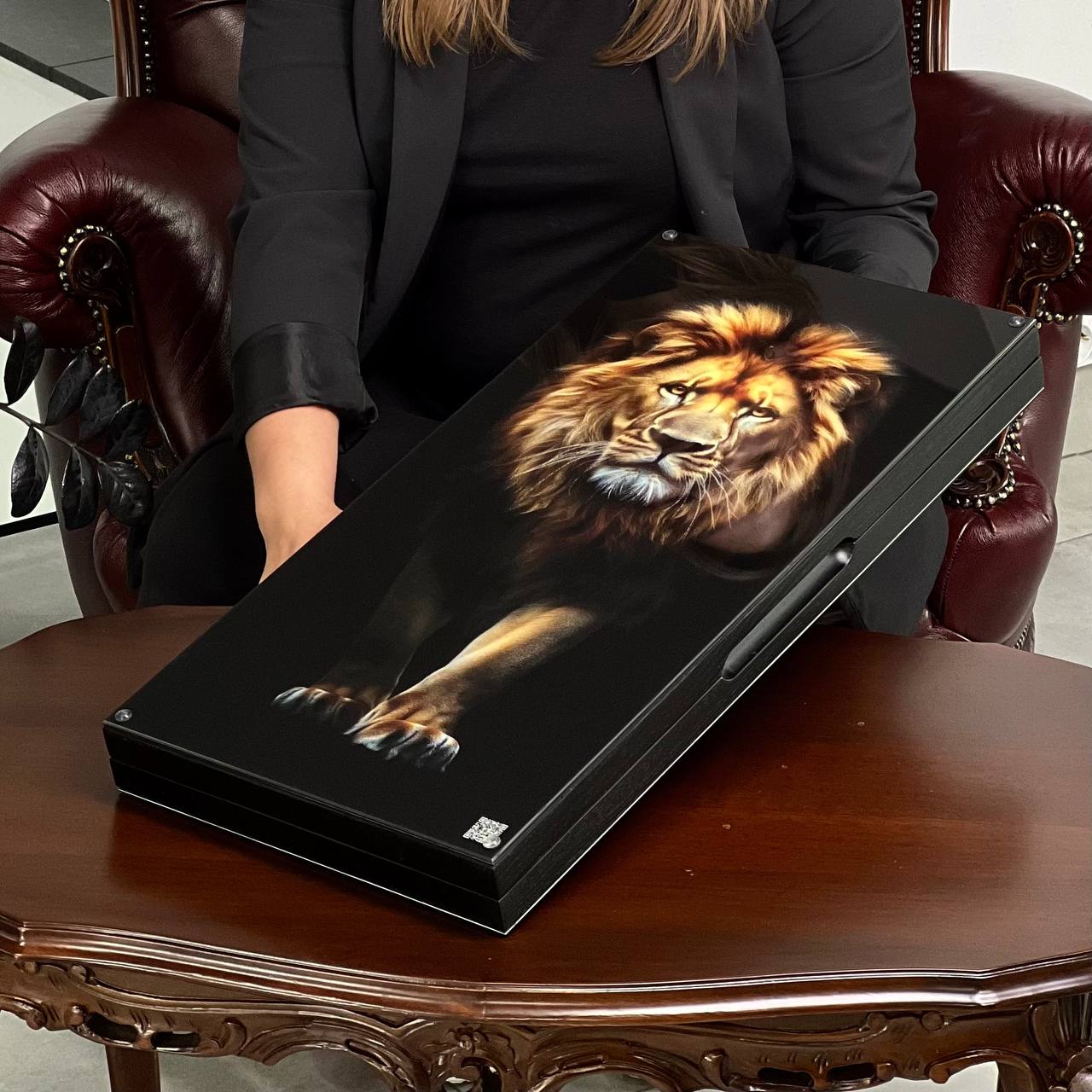 Lion Collection Glass Backgammon Set