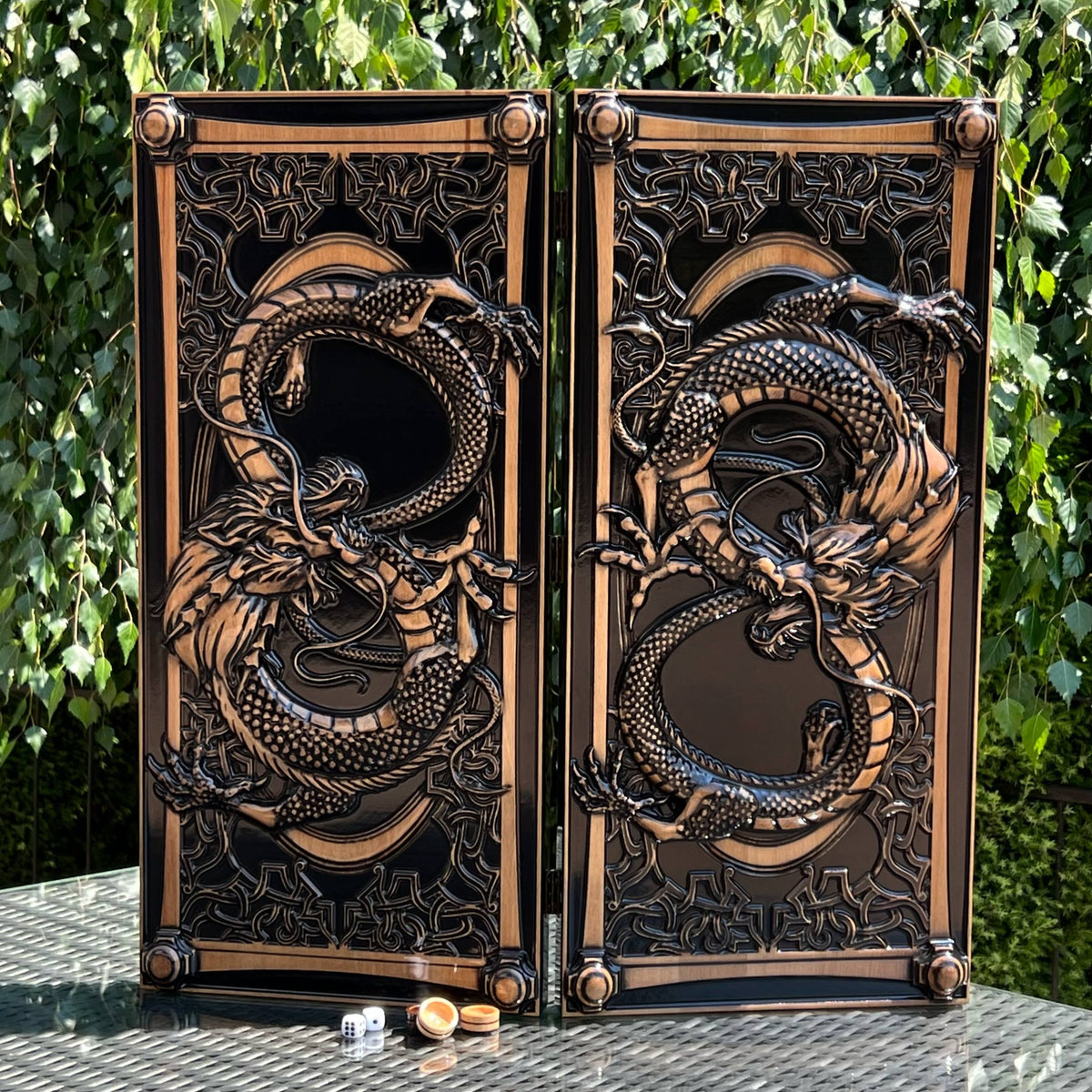 Plateau de backgammon en bois – Un mélange exquis d'art et de fonctionnalité, prêt à offrir