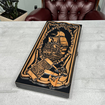 Handgefertigtes Holz-Backgammon „Löwe“ mit Epoxidharz-Chips – Klein, elegant, individuell anpassbar. Geschenkfertig