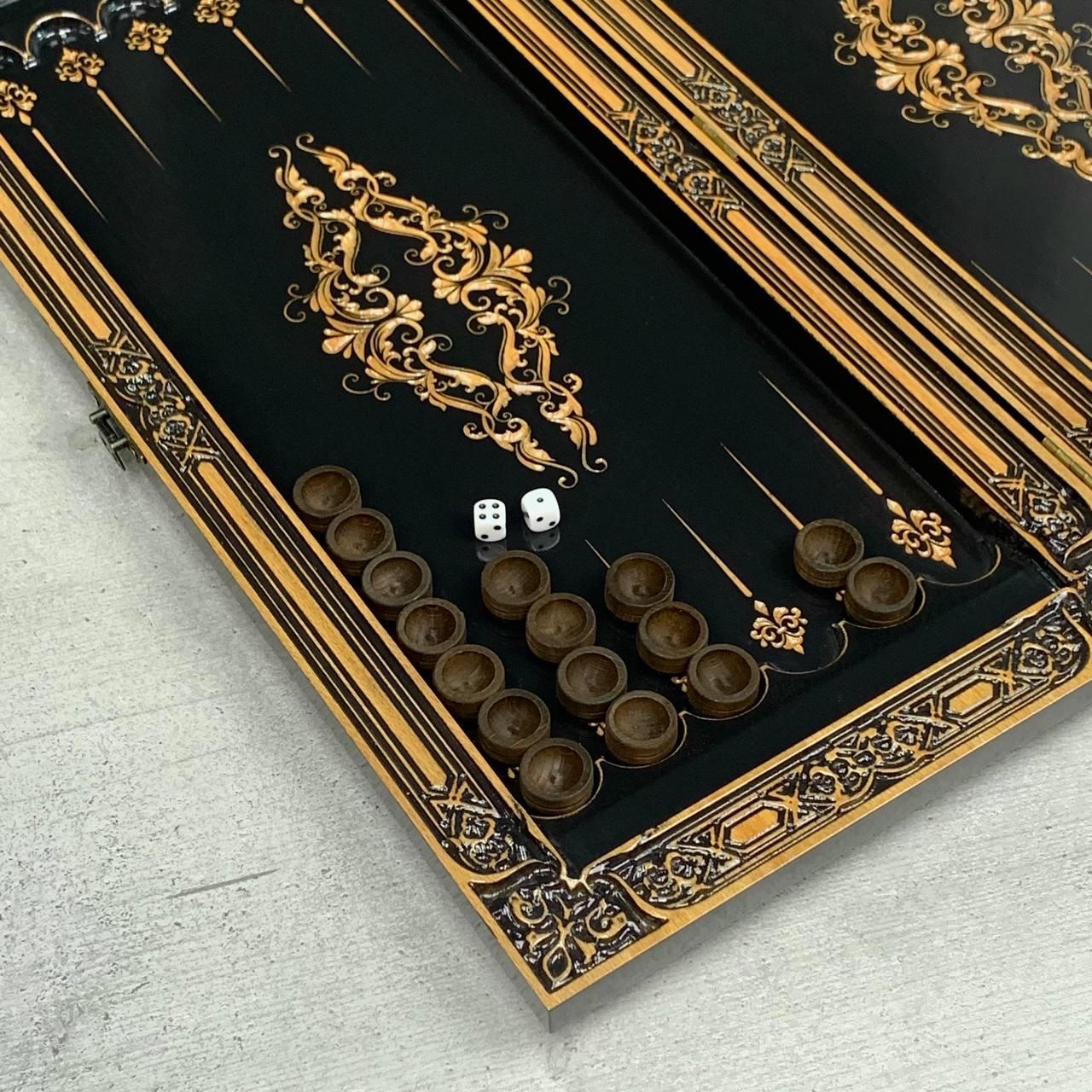 Wooden Backgammon Board - An Exquisite Blend of Art and Function, Gift-ready