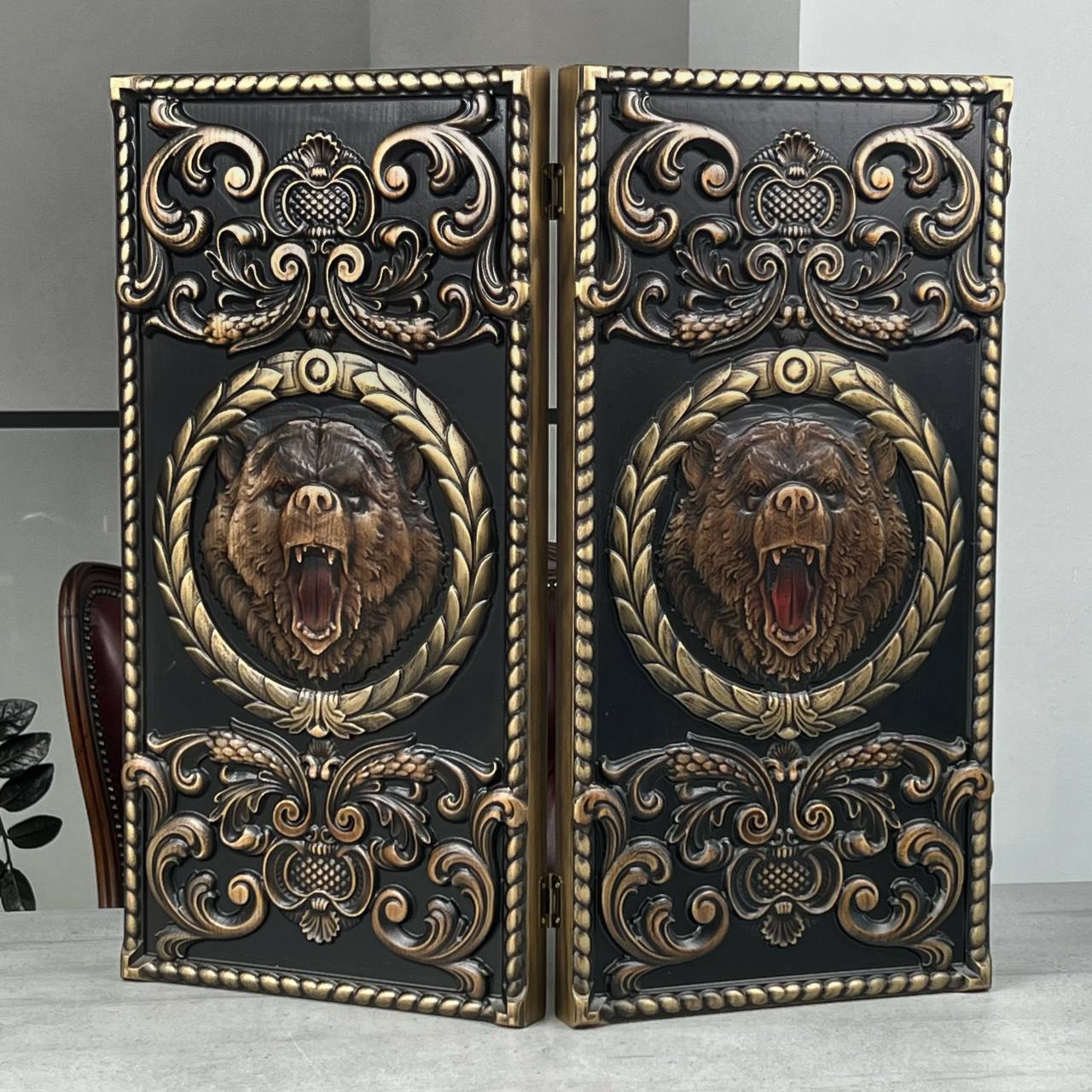 Grand Bear Wooden Backgammon Set