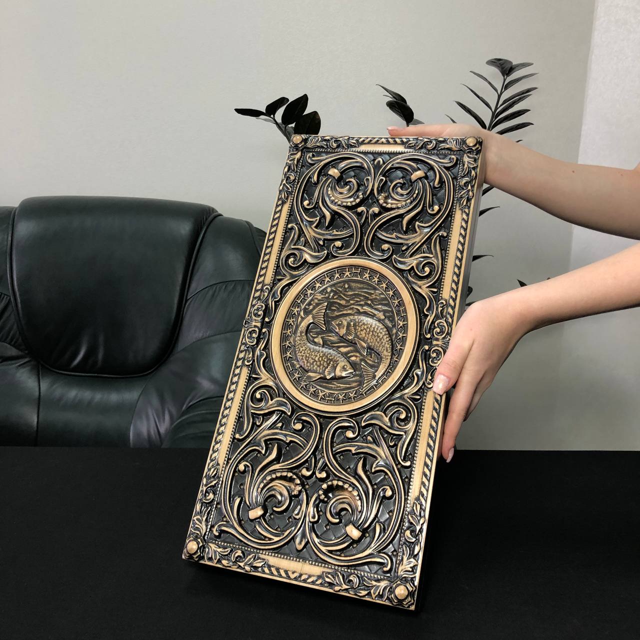 Backgammon-Brett aus Holz mit dem Sternzeichen Fische – handgefertigt, personalisierbar, geschenkfertig