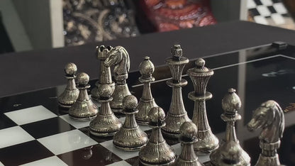 Plateau de jeu élégant 3 en 1 en verre : échecs, backgammon en verre et dames. Prêt à offrir. Personnalisé